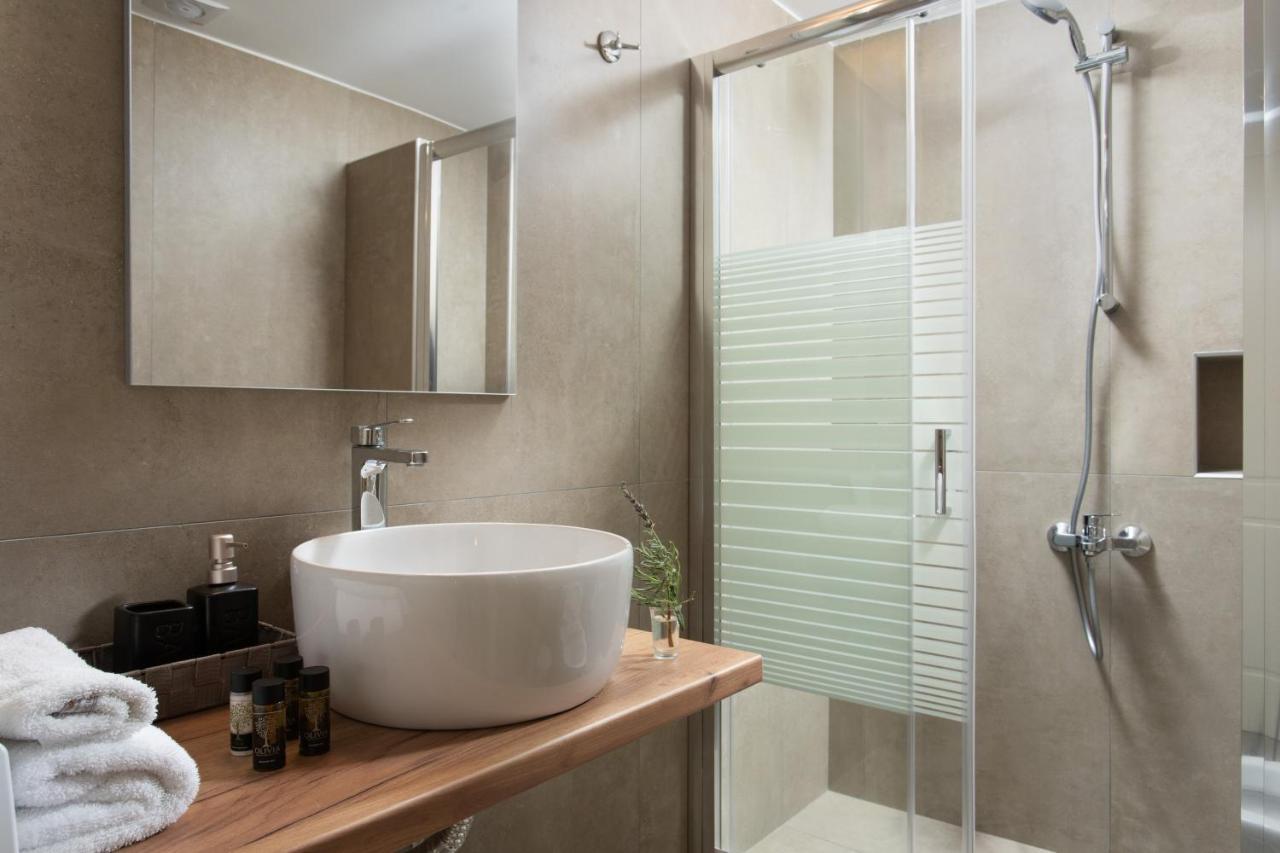 Villa Itis - Elegant Ground Floor Suite With Terrace & Great View Neapoli Voion ภายนอก รูปภาพ
